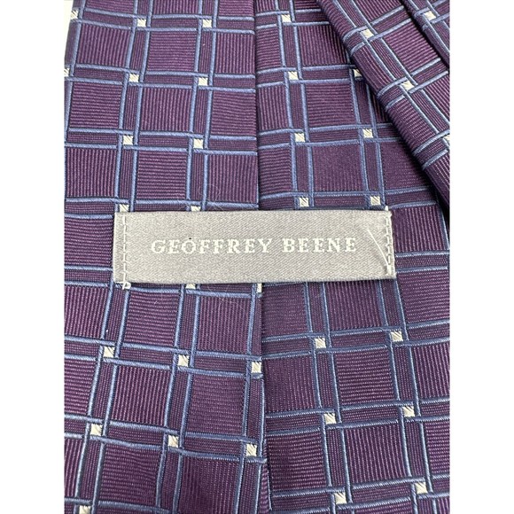 Geoffrey Beene Purple w/Blue  Squares 100% Imported Silk Men’s Tie Made In USA - Picture 2 of 7